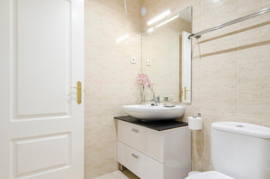 Cruz Apartment Madrid Esterno foto